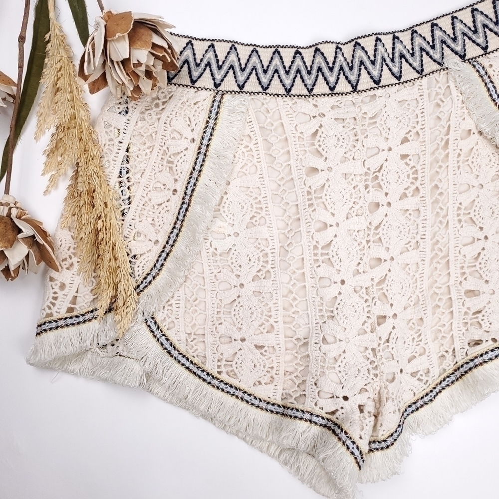 Endless Rose Cream Embroider Eyelet Boho Shorts S - Picture 2 of 13